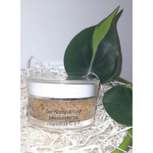 Gel Niacinamida 5%, Microesferas de Vitamina C y E, gel base.